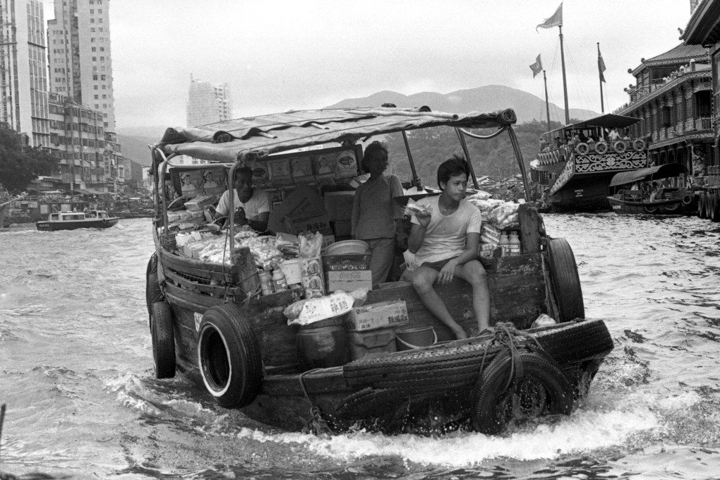 A floating grocery operator in Aberdeen Typhoon Shelter in 1977. Photo: C.Y. Yu