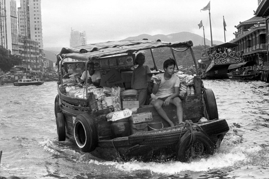 A floating grocery operator in Aberdeen Typhoon Shelter in 1977. Photo: C.Y. Yu