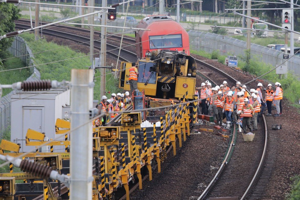 A train used for maintaining the East Rail line derailed causing major headaches for passengers on Thursday, but was finally cleared from about 2pm. Photo: May Tse