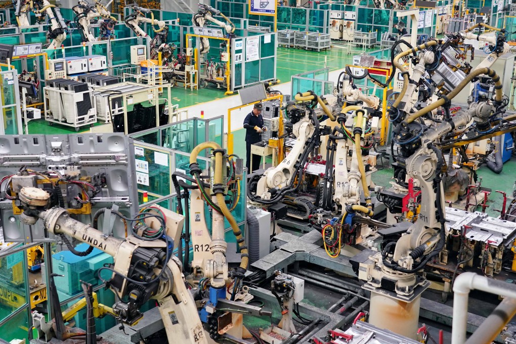 The scholars said China must avoid the rhetoric of competing against the US for global technology supremacy, as such propaganda is “against our policy goals”. Photo: Xinhua