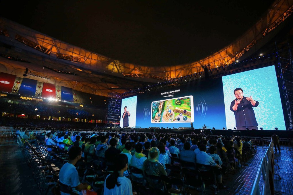 Smartisan founder Luo Yonghao on stage during an earlier launch of a smartphone model before financial troubles set in. Photo: Handout