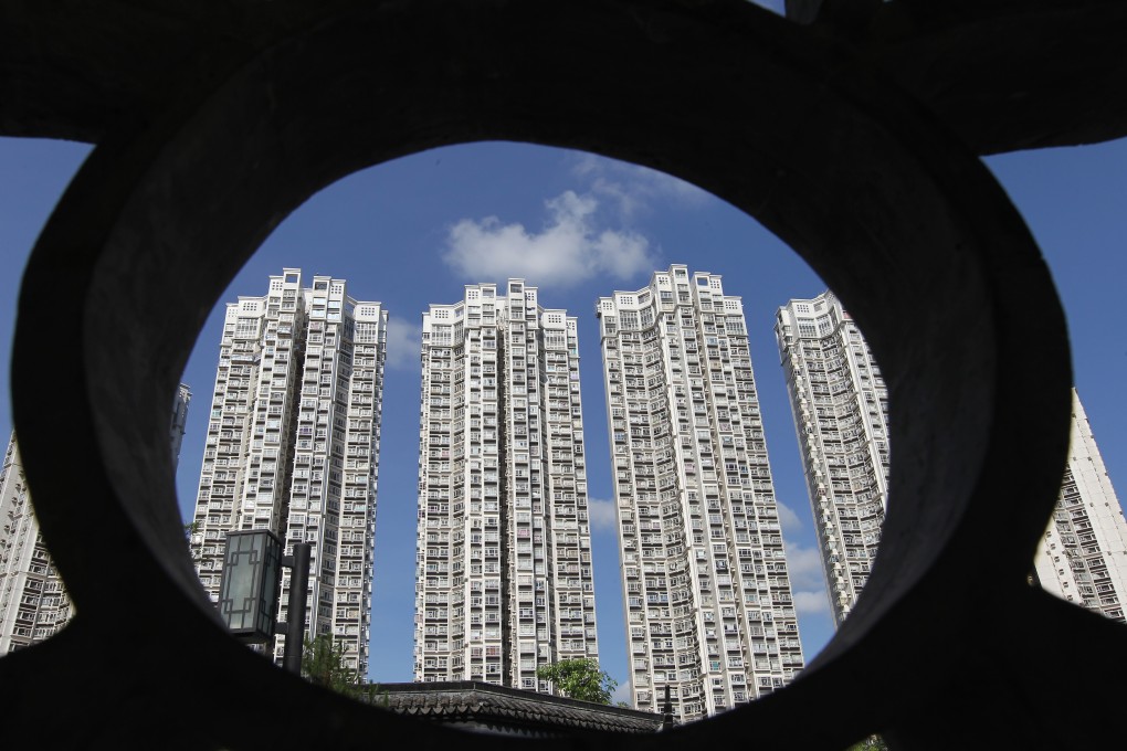 The turnover at Kingswood Villas in Tin Shui Wai has plunged by more than 90 per cent from 14 transactions to just one last week, according to Midland Realty. Photo: Edward Wong