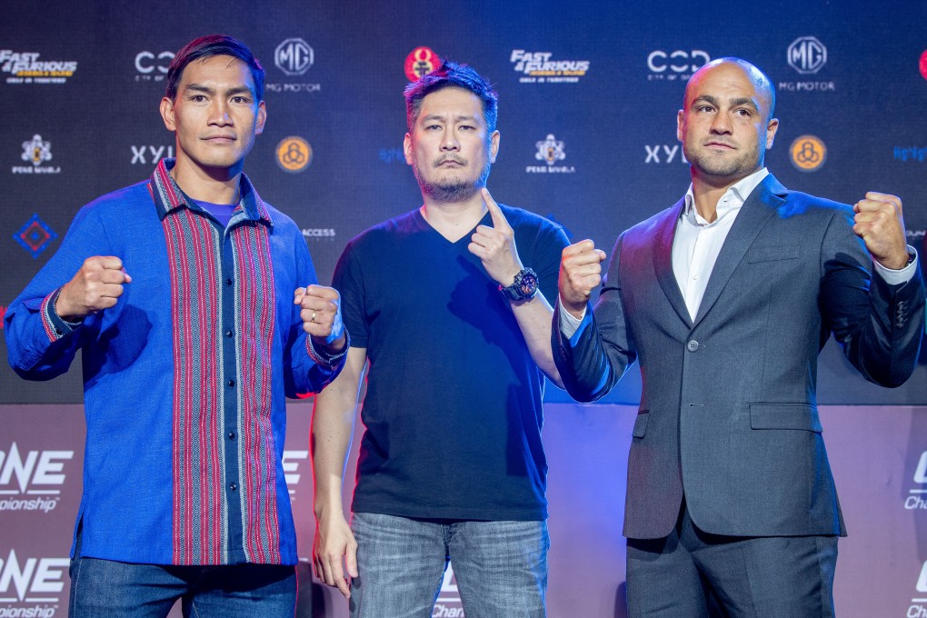 Eddie Alvarez (right) goes against Eduard Folayang in Manila. Photo: One Championship