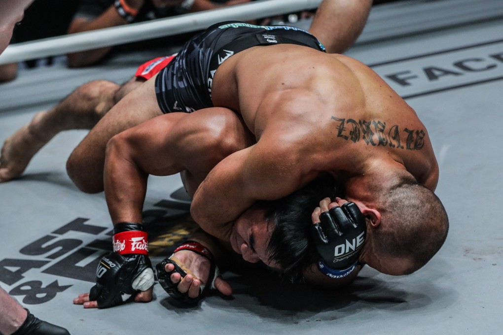 Eddie Alvarez submits Eduard Folayang. Photos: One Championship