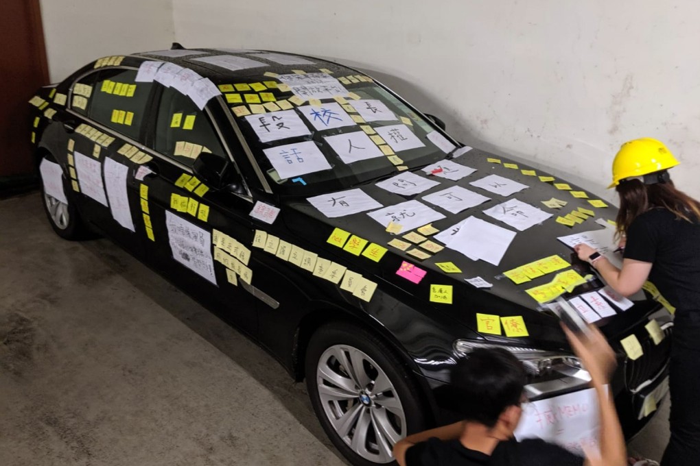 Students on Thursday stick notes to the car of Professor Rocky Tuan, the president of Chinese University, after a forum on the extradition bill crisis. Photo: Sum Lok-kei