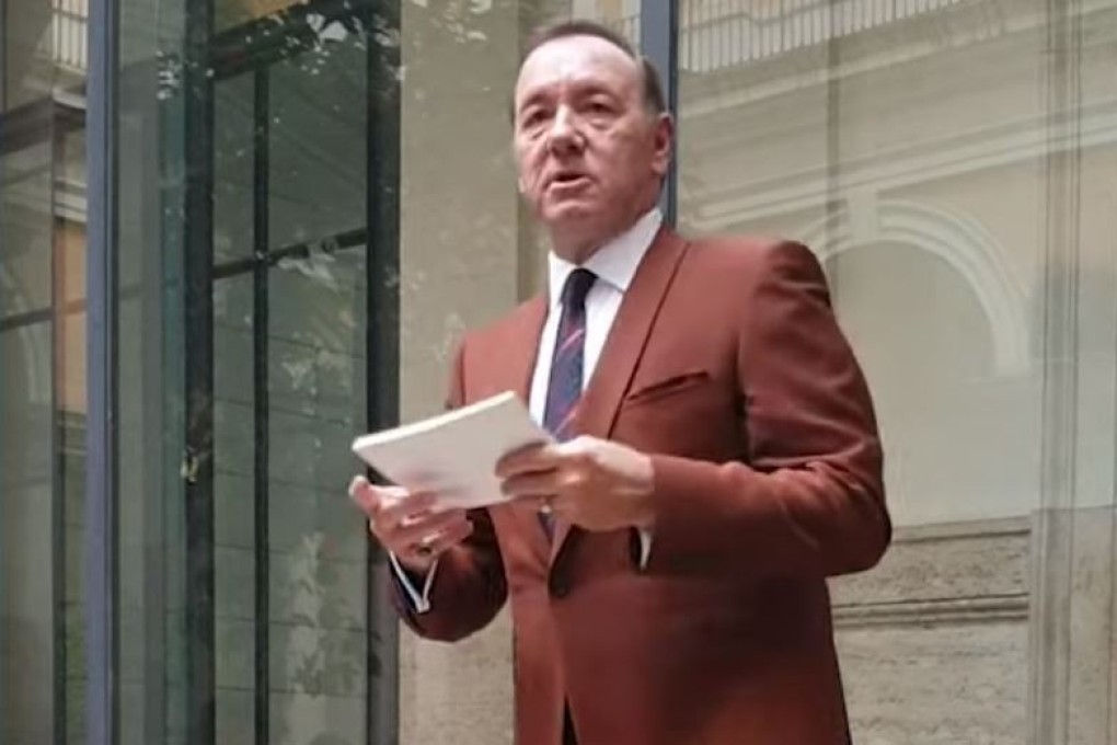 Actor Kevin Spacey read a poem about a worn-out and dejected boxer during an unexpected performance at a Rome museum. Photo: Twitter