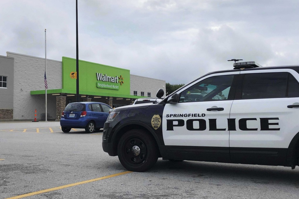 Police respond to the incident at a Walmart in Springfield, Missouri, on Thursday. Photo: AP