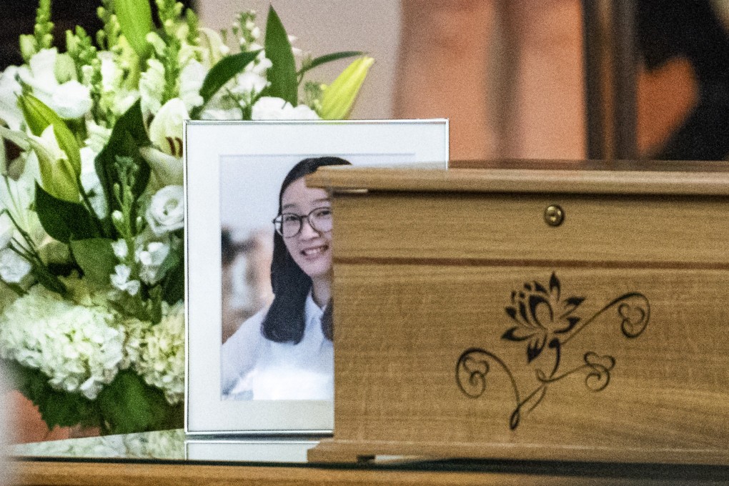 A photo of Zhang Yingying and a box with some of her possessions are seen at her memorial service in Savoy, Illinois, on Friday. Photo: The News-Gazette via AP