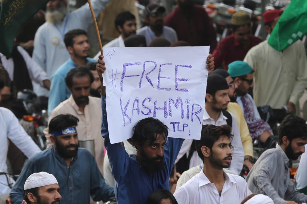 Supporters of Islamist political party Tehrik-e-Labaik Pakistan protest in Lahore against India’s move to revoke Jammu and Kashmir’s special status. Photo: EPA-EFE