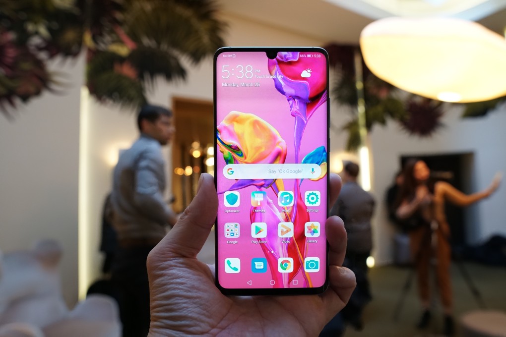 The flagship Huawei P30 Pro handset. The Chinese smartphone maker shipped the second highest number of handsets, after Samsung, in the second quarter, and the five leading Chinese smartphone brands had a combined 42 per cent market share. Oppo pushed Apple’s iPhone into fourth place. Photo: Ben Sin