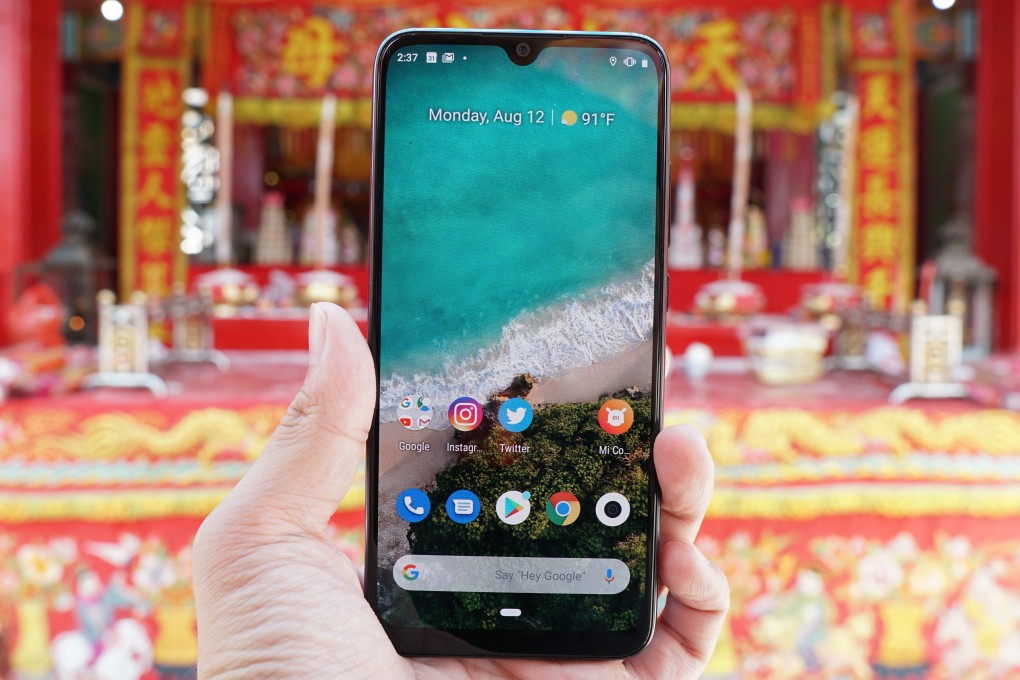 The Xiaomi Mi A3 with its six-inch, 720p screen. Photo: Ben Sin