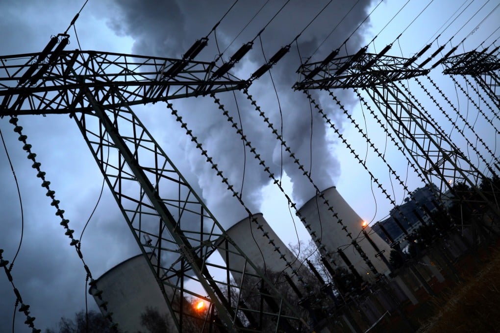 Cooling towers of the Jaenschwalde lignite-fired power plant in Germany. Photo: Reuters