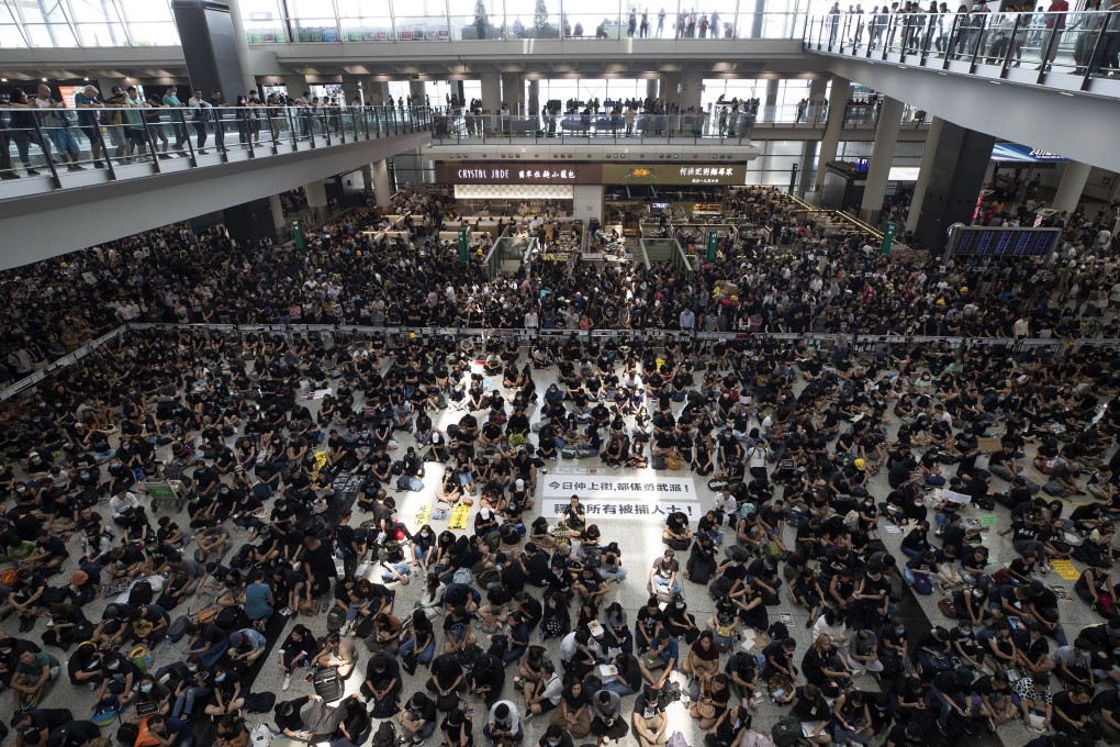 The flight cancellations at Hong Kong International Airport disrupted the transport of gold arrivals into the city last week. Photo: AP