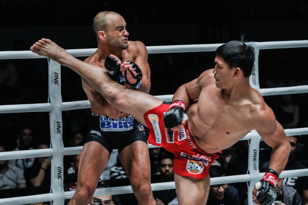 Eduard Folayang throws a kick at Eddie Alvarez. Photos: One Championship