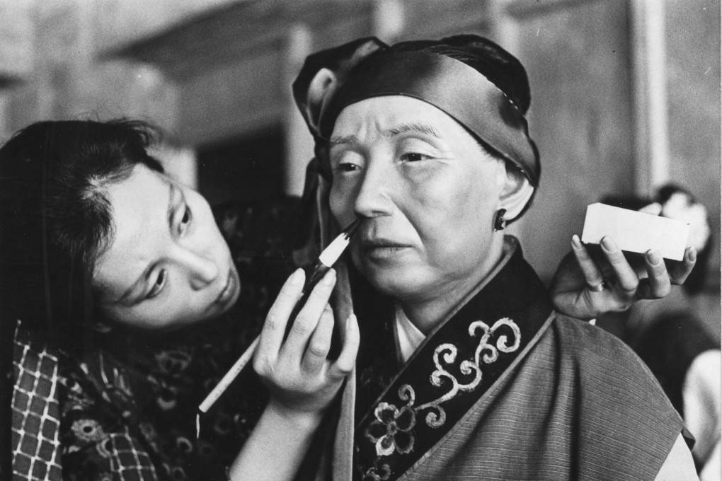 Vivian Sun puts the finishing touches to one of her lifelike wax sculptures, in 1970. Photo: SCMP