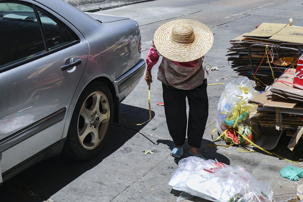 An elderly person collects cardboard in Mong Kok in May 2018. Photo: Sam Tsang