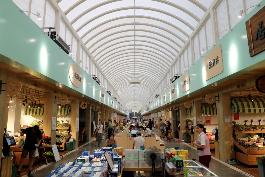 China is encouraging night markets to boost domestic consumption. Photo: Xinhua