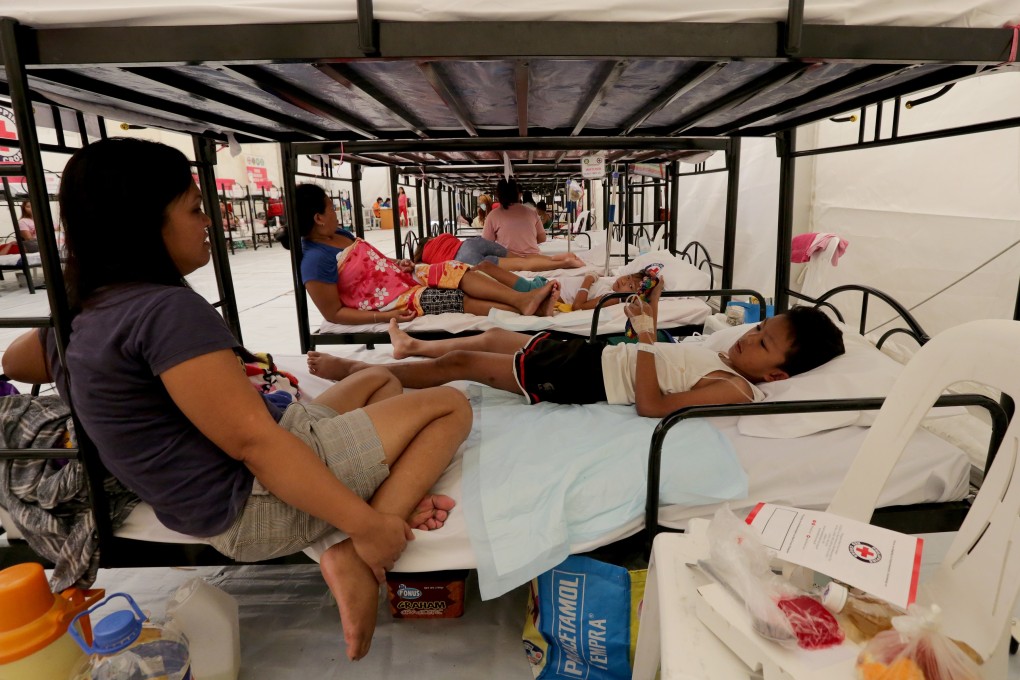 Dengue patients rest at a Dengue Emergency Medical Unit set up by the Philippine Red Cross in Cavite Province. Photo: Xinhua