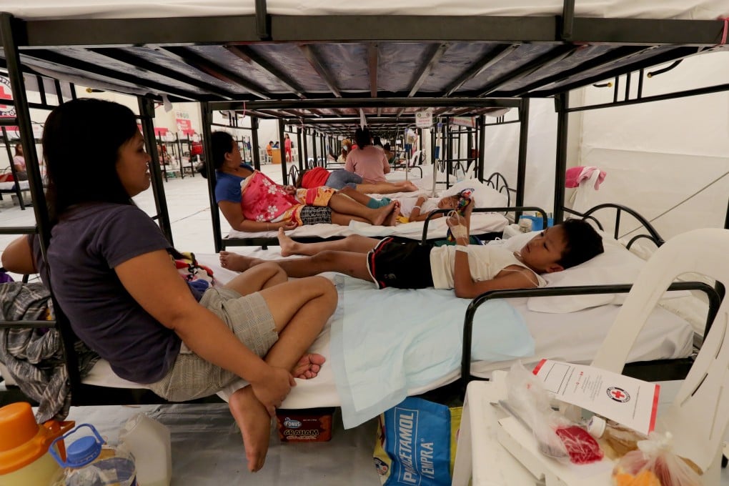 Dengue patients rest at a Dengue Emergency Medical Unit set up by the Philippine Red Cross in Cavite Province. Photo: Xinhua