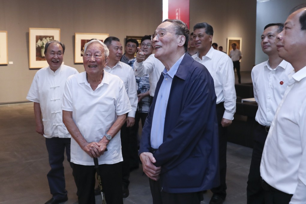 Chinese Vice-President Wang Qishan tours Guangzhou Academy of Fine Arts. Photo: Xinhua