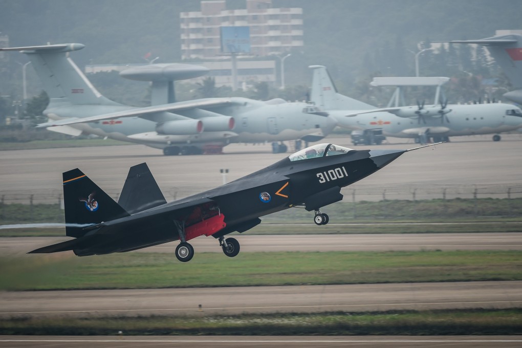 A Chinese FC031 stealth fighter pictured during a test flight in November 2014. Photo: Xinhua