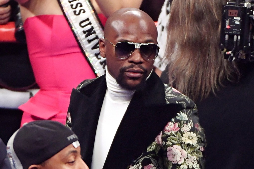 Floyd Mayweather stands in the ring before the WBA welterweight title fight between Manny Pacquiao and Keith Thurman at the MGM Grand Garden Arena on July 20, 2019 in Las Vegas. Photo: AFP