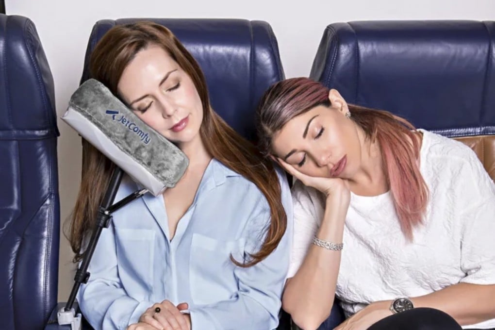 The JetComfy travel pillow attaches to the armrest and provides a fixed cushion for the head.