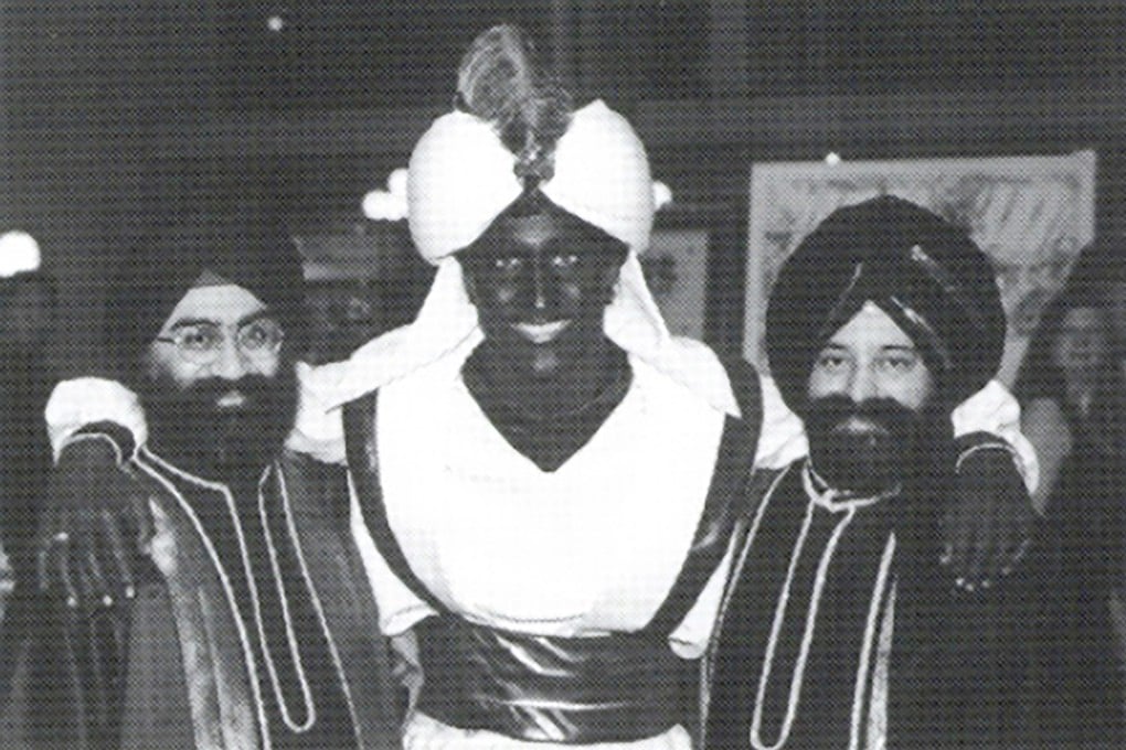 This April 2001 photo, which appeared in a newsletter from the West Point Grey Academy, shows a costumed Justin Trudeau, his face and hands darkened by make-up, attending an “Arabian Nights” gala in Vancouver. Photo: West Point Grey Academy/The Canadian Press via AP