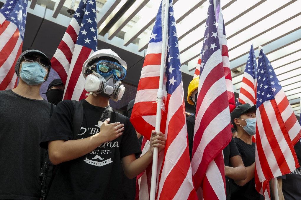 HKU students raised US flags in campus and sang the countryâs anthem to appeal for American support for the HK democracy act at HKU. 20SEP19 SCMP/ Winson Wong