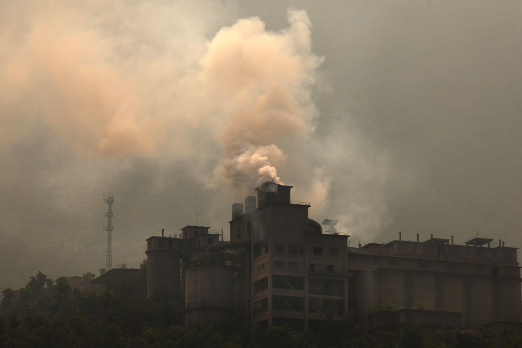 A coal-burning factory in Sichuan, southwest China, spews air pollution. China is not walking the walk on methane gas emissions, a key component of greenhouse gases linked to coal mining, and air pollution is on track to continue worsening, studies say. That will take an emotional toll on Chinese city dwellers, another study finds. Photo: UPI/Stephen Shaver