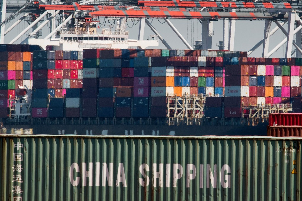 Shipping containers from China and other Asian countries are unloaded at the Port of Los Angeles, on September 14. Photo: AFP
