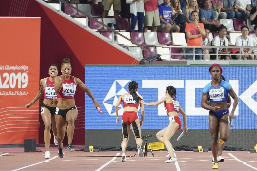 Kong Lingwei (fourth left) and Ge Manqi (third left) fail to pass the baton in the 4x100m relay final at the 2019 IAAF World Athletics Championships in Doha, Qatar. Photo: Xinhua