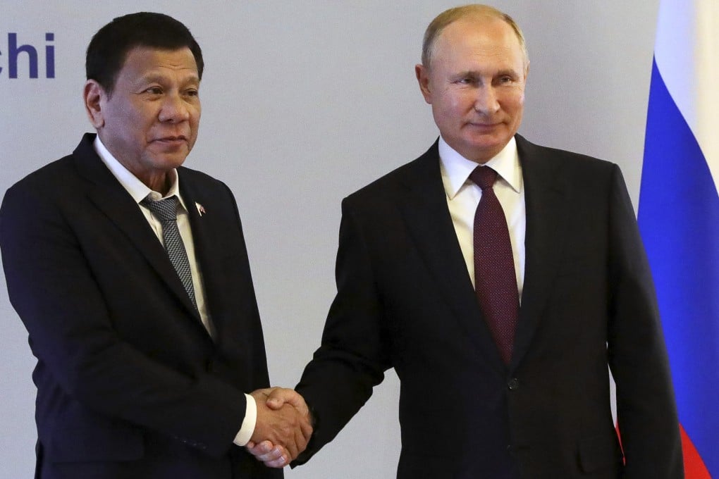 Philippine President Rodrigo Duterte (left) has been nurturing closer ties with Russian President Vladimir Putin. Photo: AP