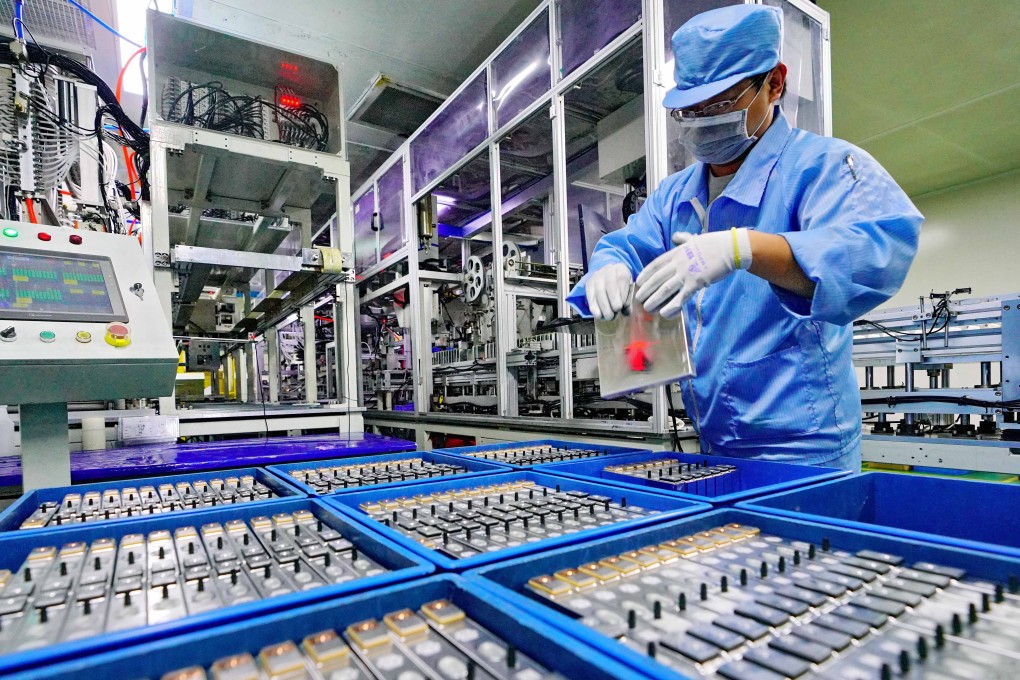 Chinese researchers say they have made a breakthrough in the development of small lithium batteries that can withstand low temperatures. Photo: Xinhua