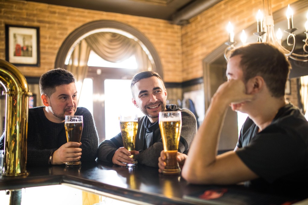Being around certain people could trigger the drinking “learning” in the brain that encourages people to drink more. Photo: Alamy