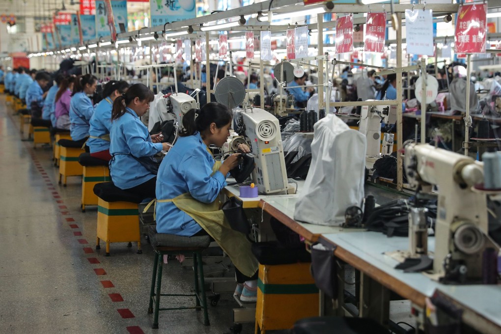 China manufacturing purchasing managers (PMI) index dropped to 49.3 in October from 49.8 in September, below expectations. Photo: AFP