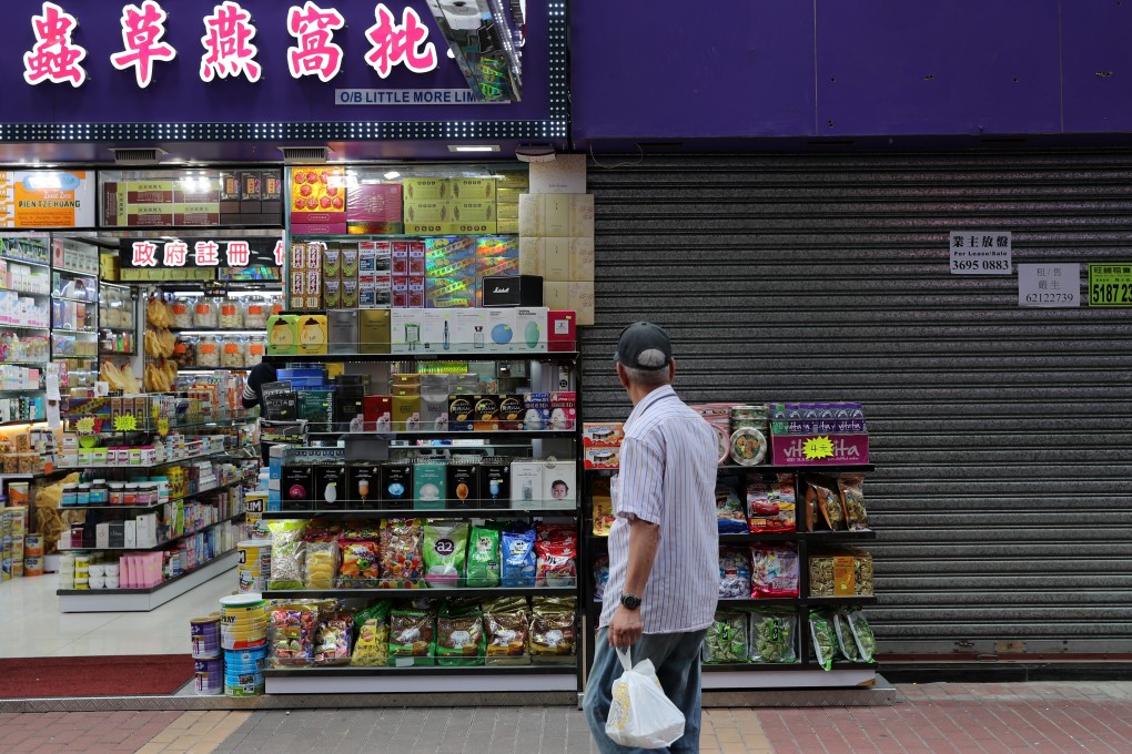 Shoppers are not willing to spend as the city’s woes continue. Photo: Sam Tsang