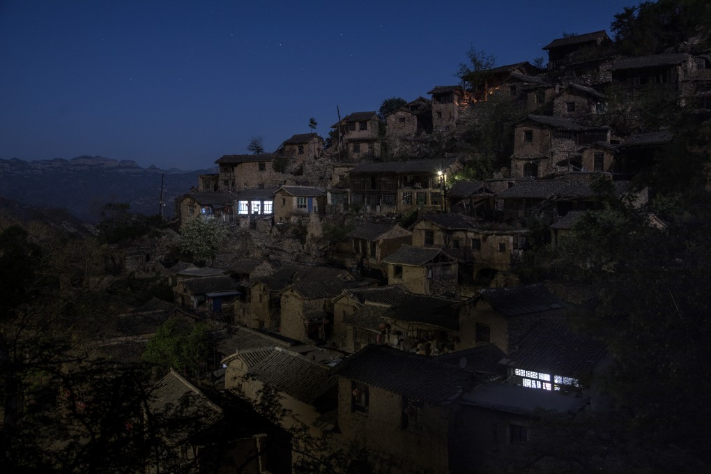 Sunset reveals how few of Dapin’s houses remain inhabited. Photo: Wang Xiaoyan