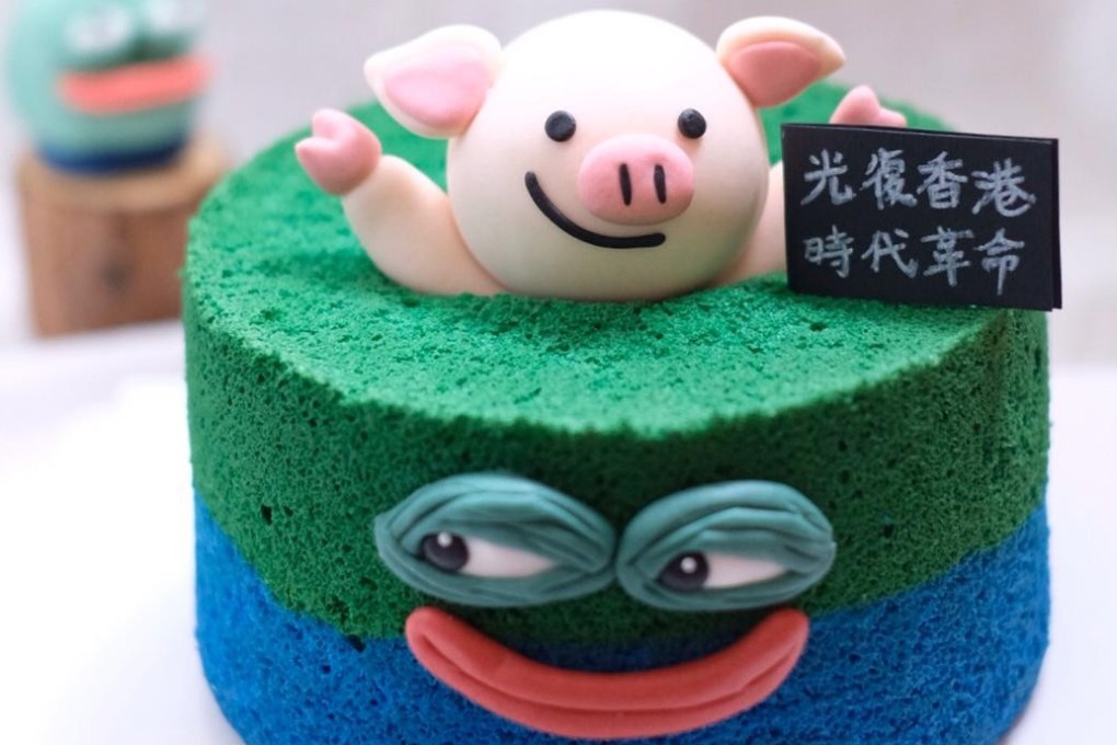 Hongkongers can learn how to bake this chiffon cake featuring two symbols of anti-government protest in Hong Kong – the LIHKG Pig and Pepe the Frog – at Foodie Buddies in Lai Chi Kok, one of a number of bakeries that have adopted protest themes for cake decorations. Photo: Foodie Buddies.