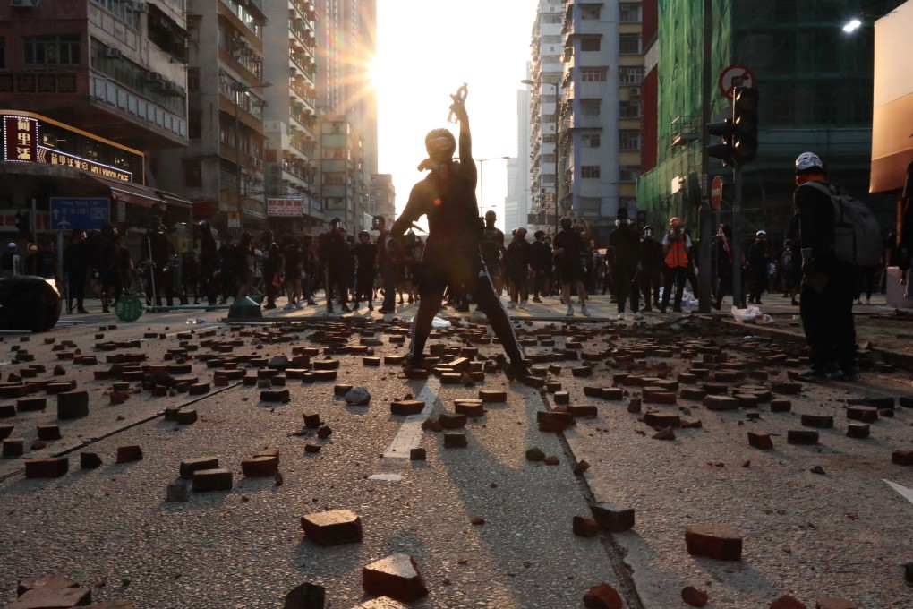 Anti-government protesters demonstrate in Mong Kok on October 20. Photo: Felix Wong