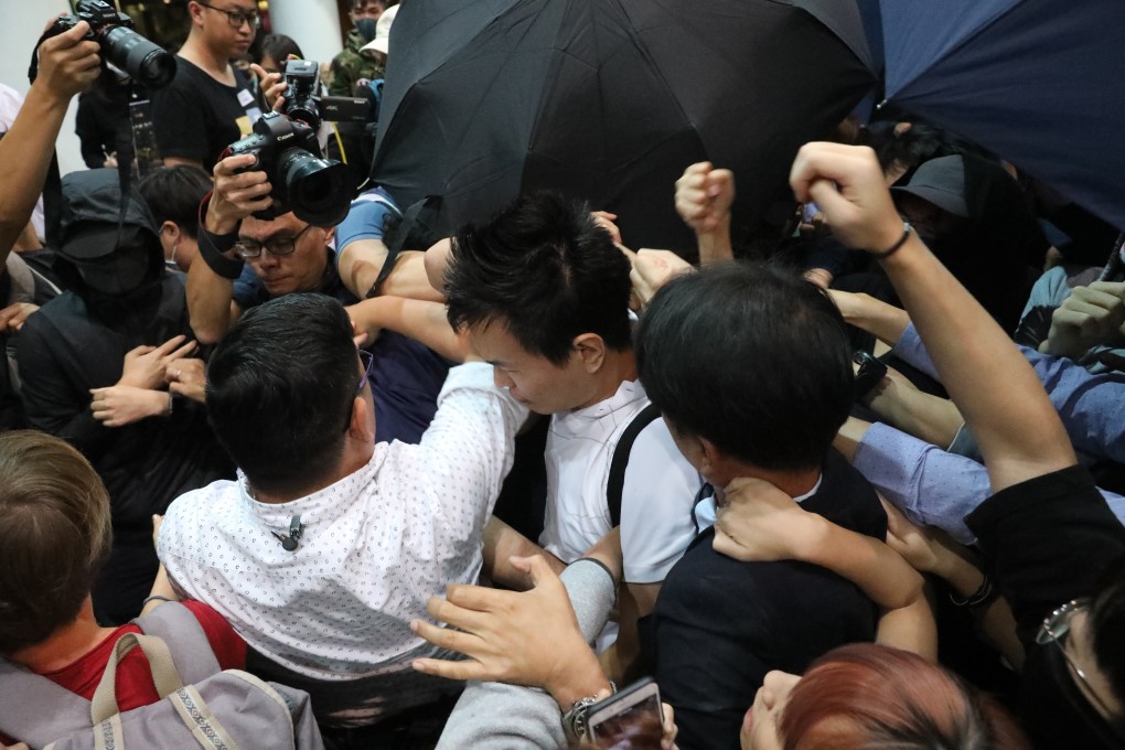 Students clash at HKUST on Wednesday. Photo: Dickson Lee