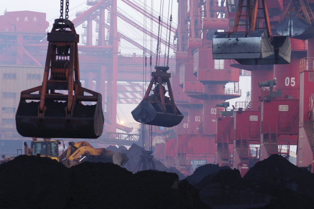 China last exceeded 300 million tonnes of coal imports in 2013. Photo: AP