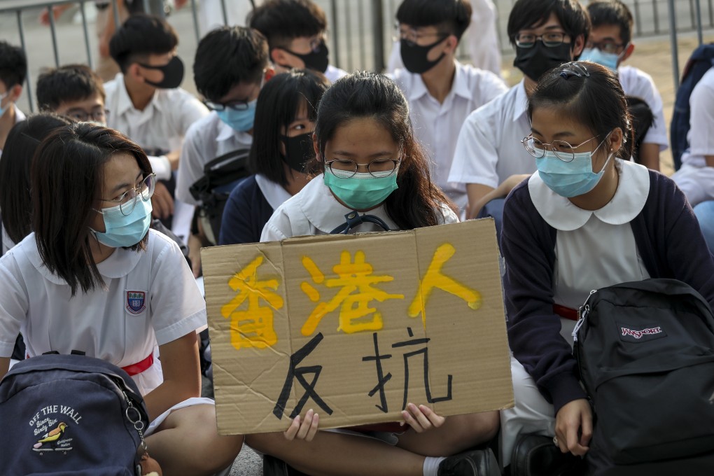 Hong Kong’s protests are giving the parents of Shenzhen’s ‘cross-border kids’ who commute to and from school each day second thoughts about where they should be educated. Photo: Xiaomei Chen