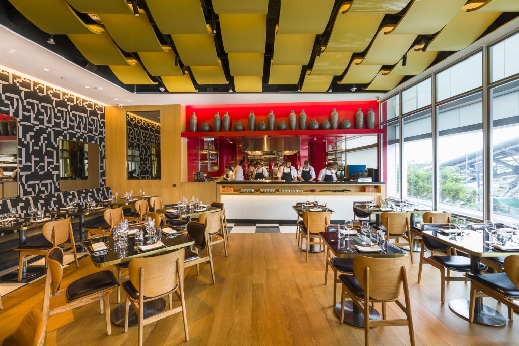 Duck & Waffle recently opened its first overseas branch in Hong Kong at IFC Mall.