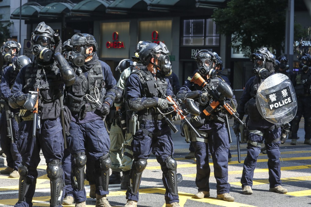 Riot police arrive to make arrests following a rally by anti-government protesters in Central on November 13. Photo: May Tse