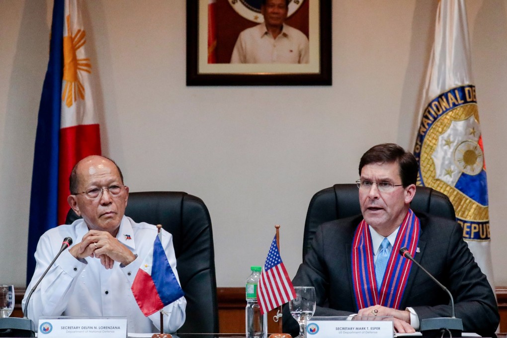US Secretary of Defence Mark Esper and his Philippine counterpart Delfin Lorenzana. Photo: Reuters