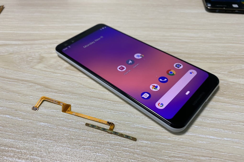 Haptic pressure sensors embedded in smartphones could do away with the need for physical buttons. A Chinese company founded by a former Motorola engineer is a leading developer of the technology. Photo: Ben Sin