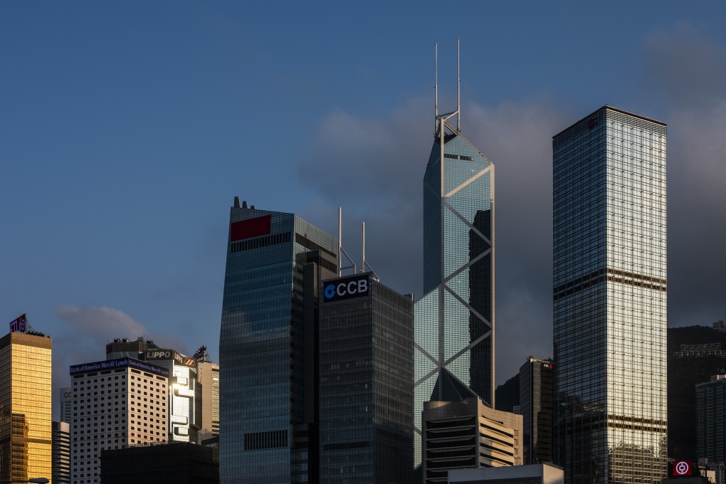 Hong Kong’s big banks have been tightening their belts as they look to improve profitability amid an uncertain economic environment. Photo: Bloomberg