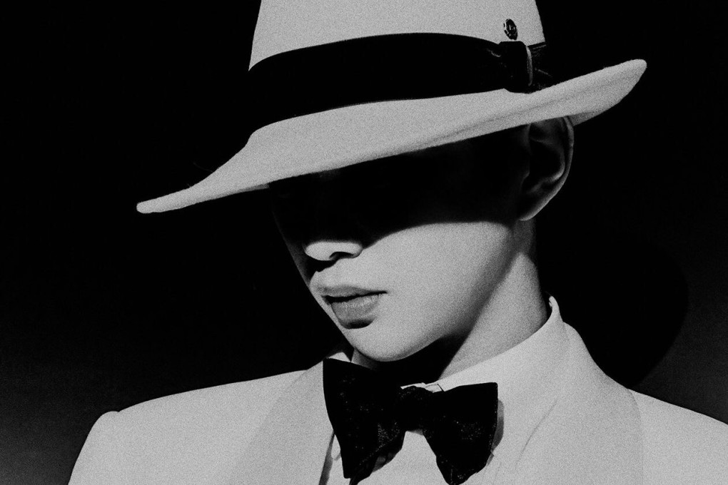 Daniel Kang’s first solo single Touching comes out on November 25. He released two teaser photos this week.