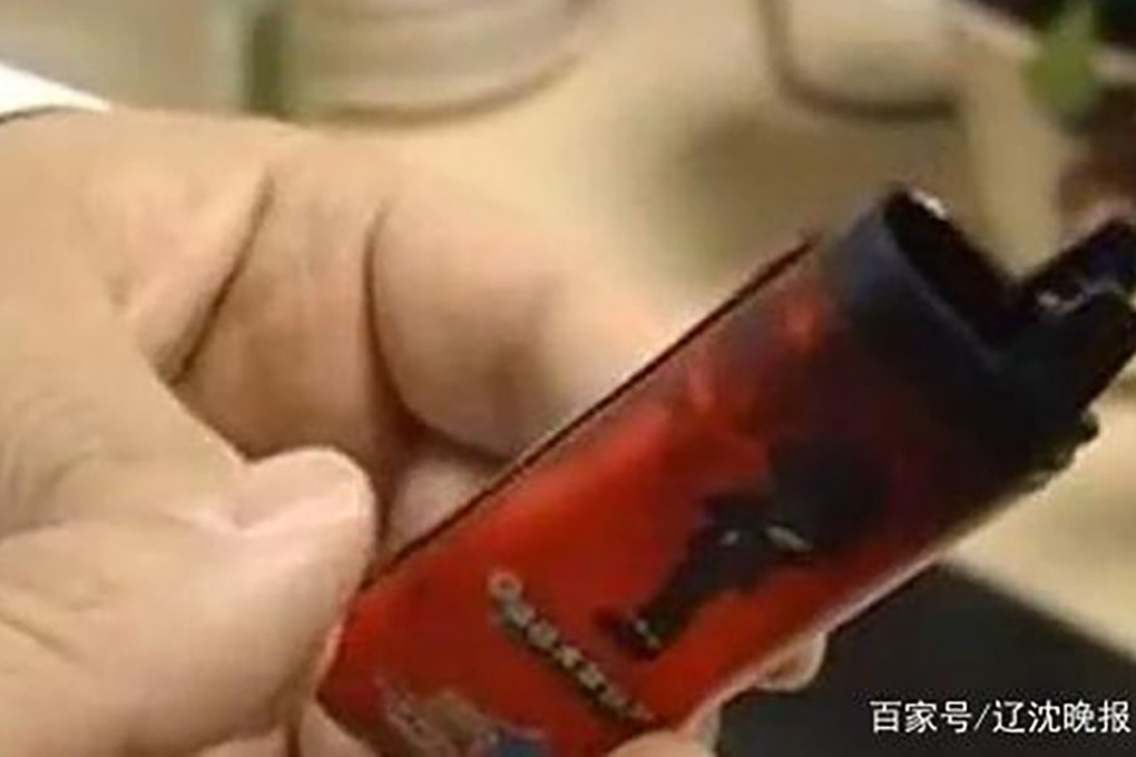 Doctors successfully removed the lighter from the man’s stomach Photo: Baidu